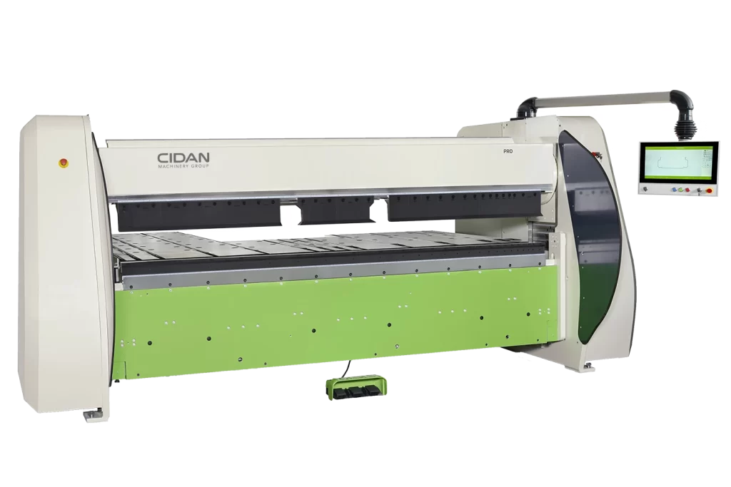 kantvikmaskin pro med höga segmenterade verktyg mot vit bakgrund