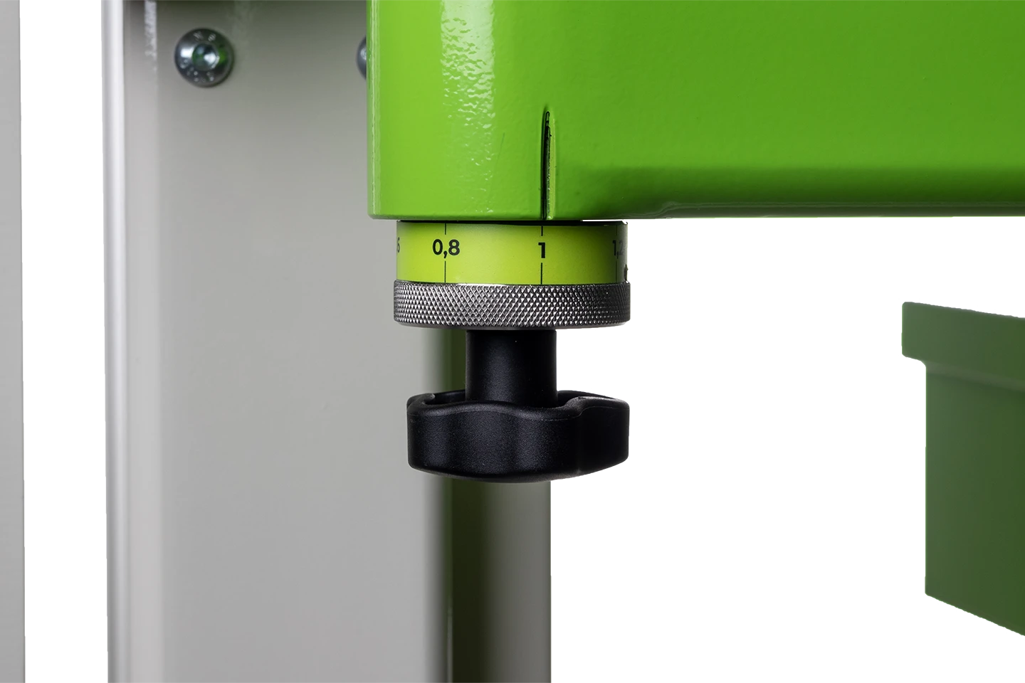 plåttjockleksinställning på manuell kantvik mfb mot vit bakgrund